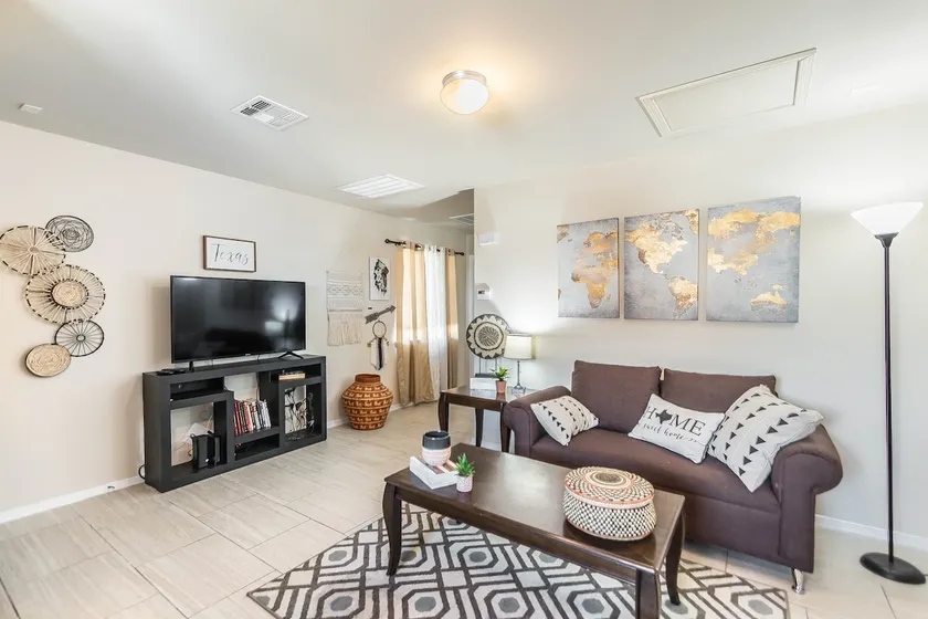 Charming 1 Bedroom Studio - Image 1