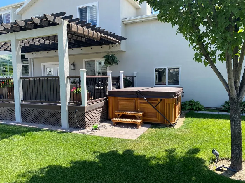 3% Ranch · Private | Hot Tub | W&D | Prkg | 2 bed! - Image 1