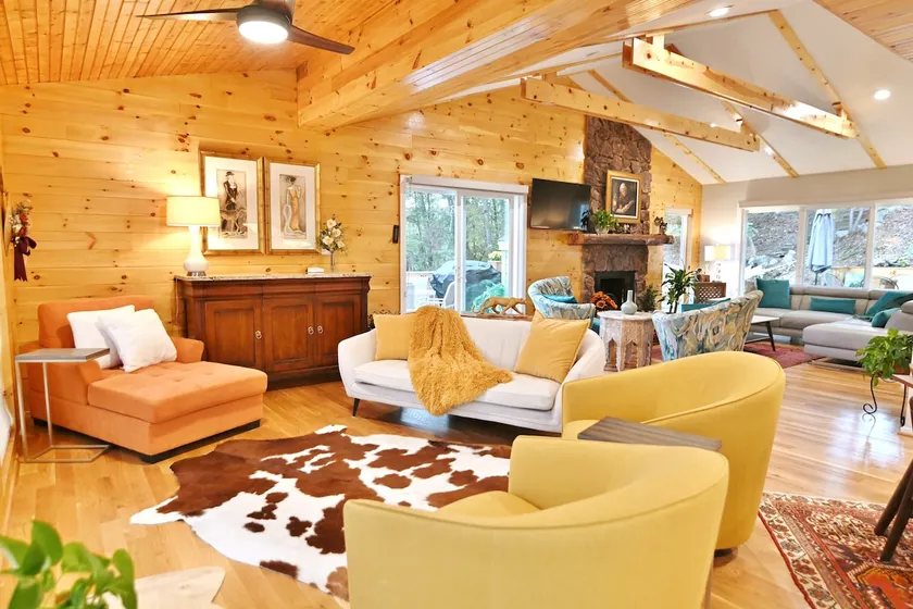     Cliff’s End • Ski & Golf Views • Fire Pit • Game Room - Image 1