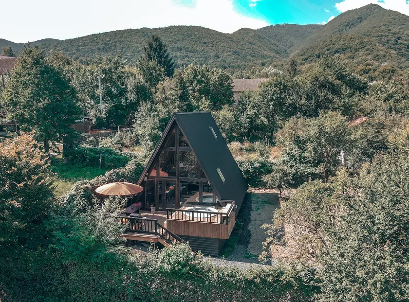 Valdo Cabin - Image 1