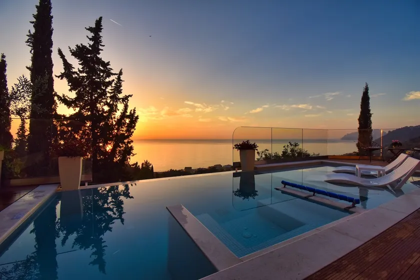 Casa Tramonto Beach View Agios Gordios Corfu - Image 1