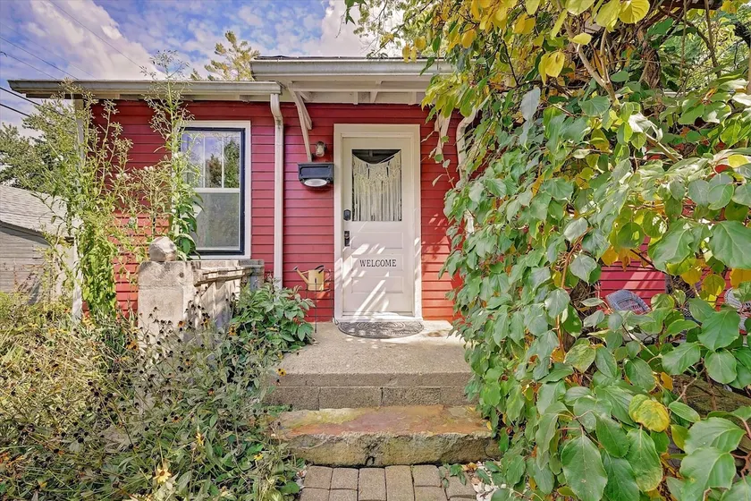 Boho Garden Bungalow: Welcoming | Quiet | Walkable - Image 1