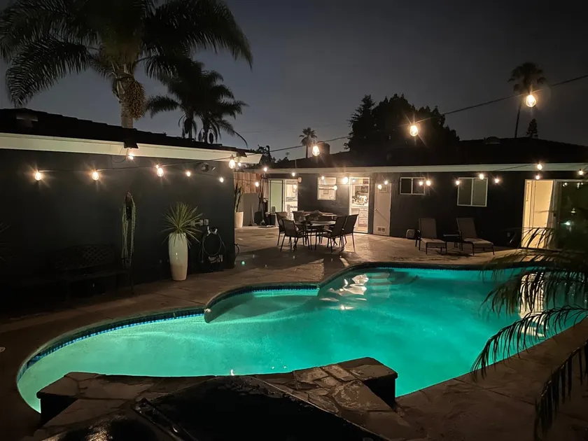 HEATED POOL & JACUZZI, QUIET, AIRY SPA LIKE BACKYARD, NEAR NEWPORT BEACH - Image 1