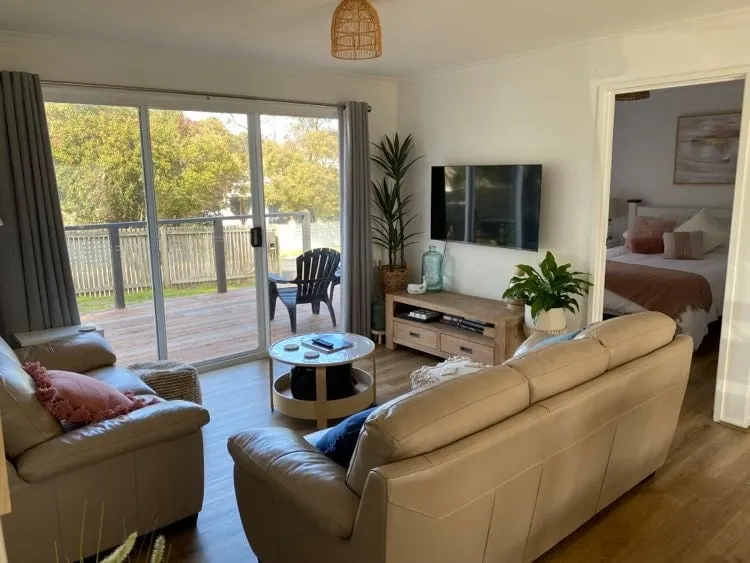 Anglers Beach House: - Image 1