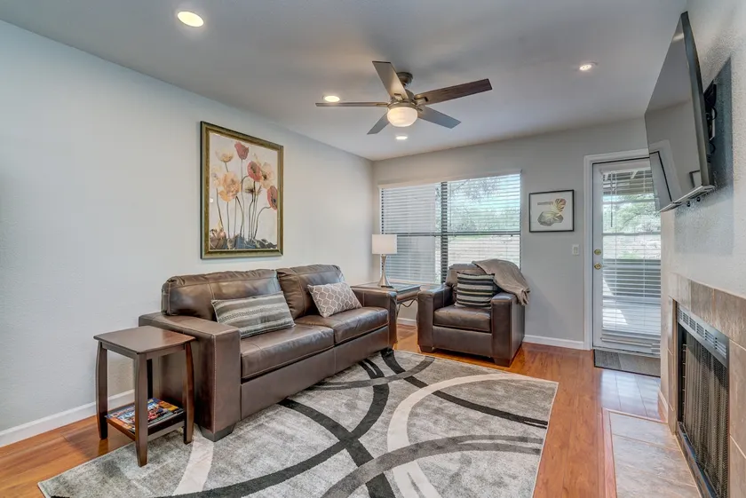 Gorgeous Foothills Condo - Image 1