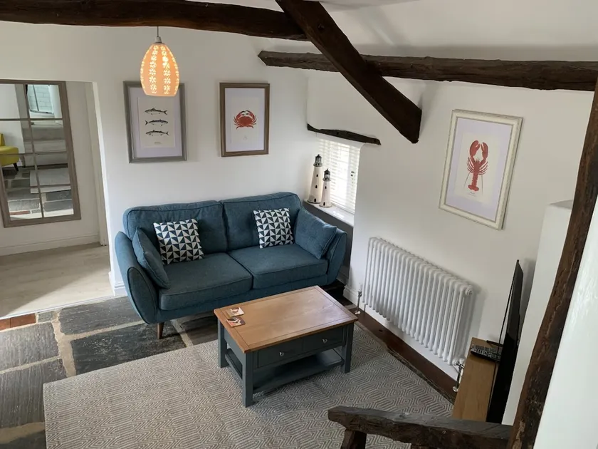 Private annexe with garden and parking space - Image 1