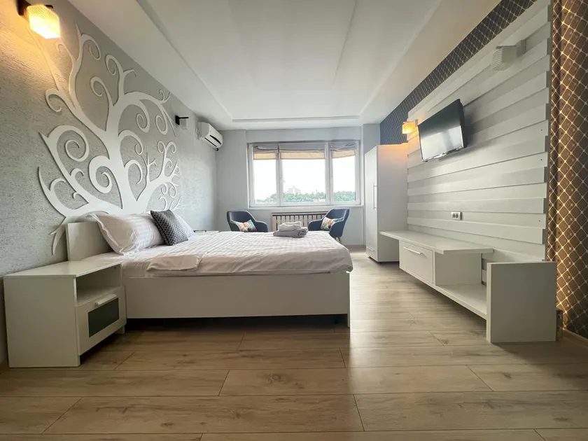 Apartment Cuza Voda - Image 1