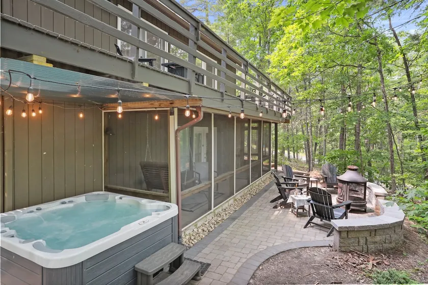 Spacious Mountain Getaway~Hot Tub~Theater~Firepit - Image 1