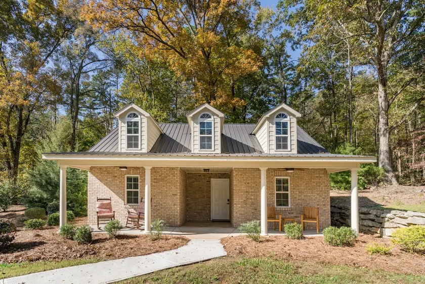 1 Bedroom, 1 bath guest house. Private setting. - Image 1