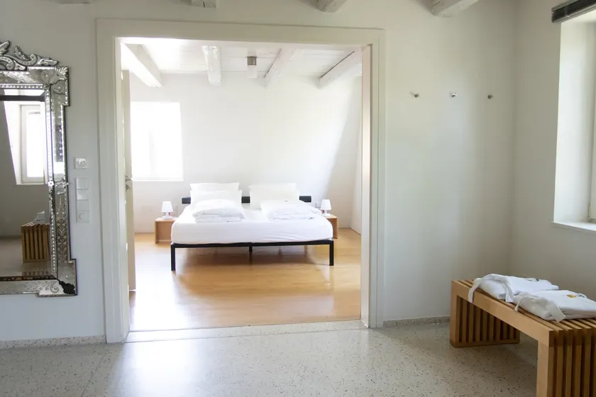 Luxurious studio in a historic villa - Image 1