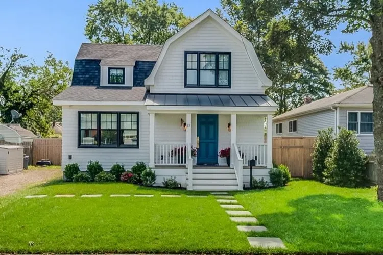 Hamptons Style Cottage - Image 1