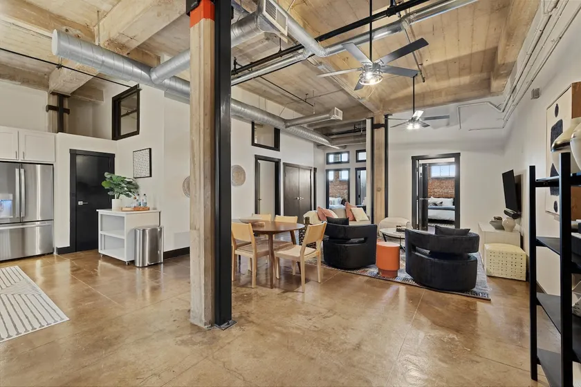 3 Bedroom Luxury Loft- Walking Distance to Silos/Baylor/Downtown - Image 1
