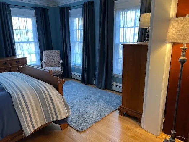 Bright, Cozy Downtown Home - Image 1