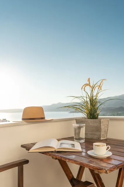 Mira Sitia Luxury Apartment - Image 1