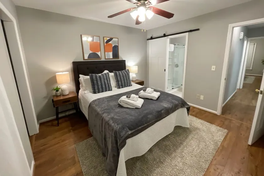 Beautiful 2 BR home with Office and Game Room - Image 1