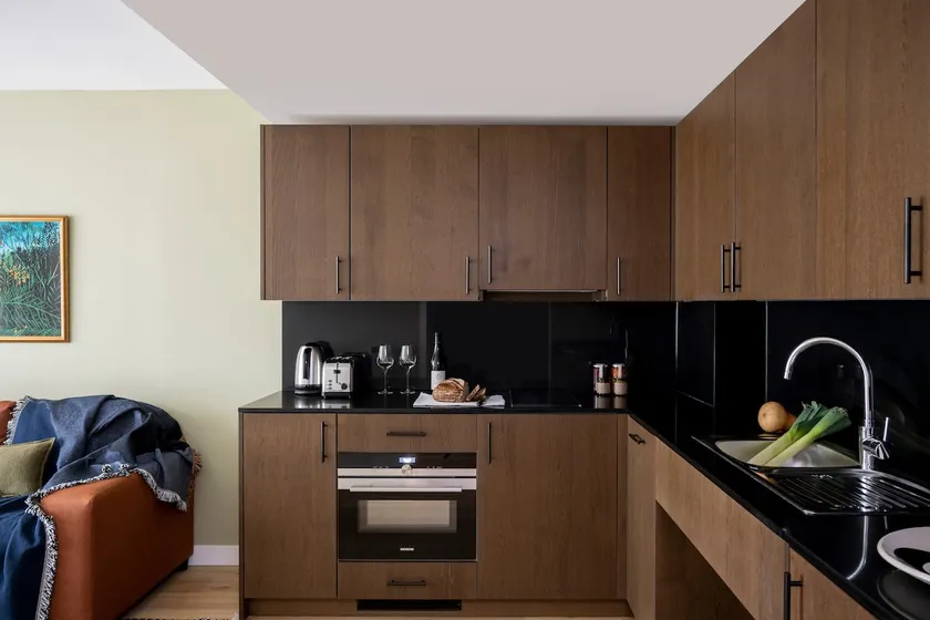 One Bedroom Apartment Accessible at Cove Landmark Pinnacle - Image 1