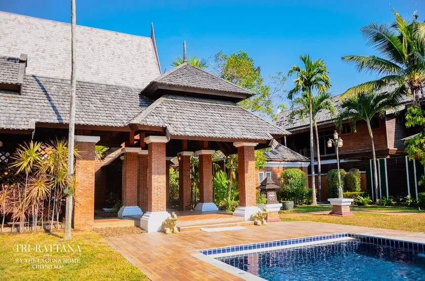 Beautiful Golden Teak Villa - Image 1