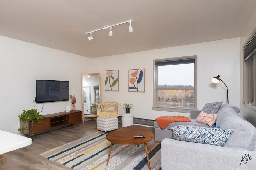 Modern Apartment on Chena River & Close to Airport - Image 1