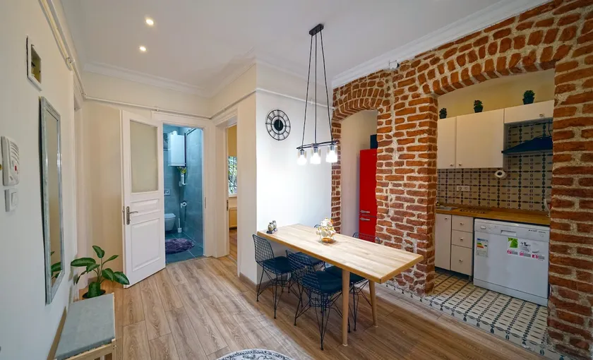 200 m to Taksim Square. Unique 3+1 fully furnished - Image 1