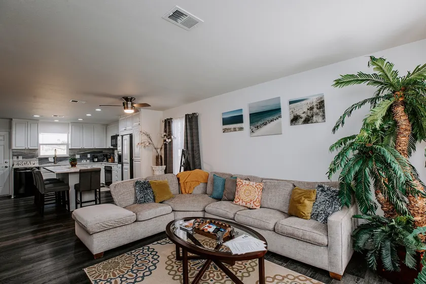 Stylish Place 7 Miles from the Beach/self-check-in - Image 1