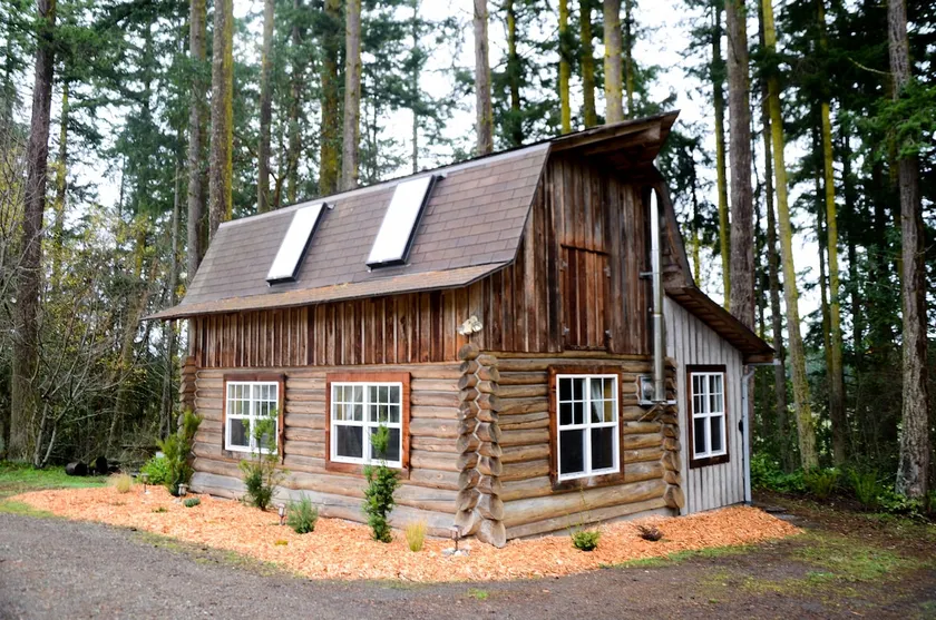 Quimper Cabin - Image 1