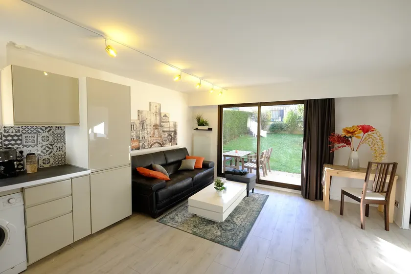 Garden Floor Apartment: East Paris/Disneyland - Image 1