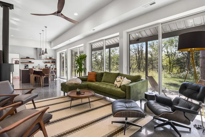Modern Riverview Cabin Near Devil’s Lake - Image 1