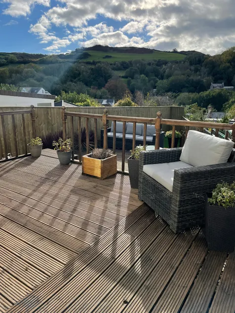 4BR Pet-Friendly House nr Beach w/Garden & Parking - Image 1