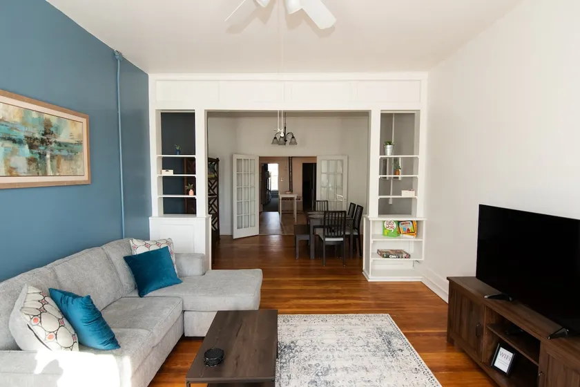 Fit for the whole family- Sweet Retreat on Main St - Image 1