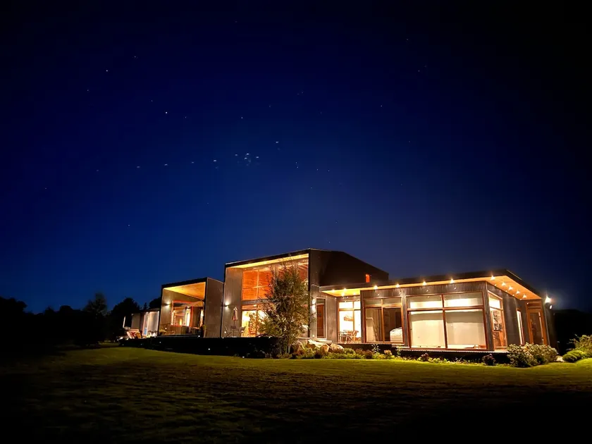 Southern getaway with hot tub + volcano views - Image 1