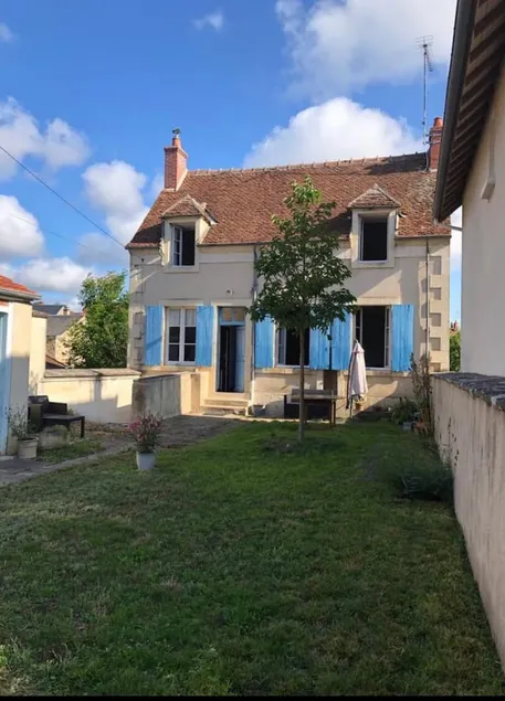 Charming townhouse in the heart of Berry - Image 1
