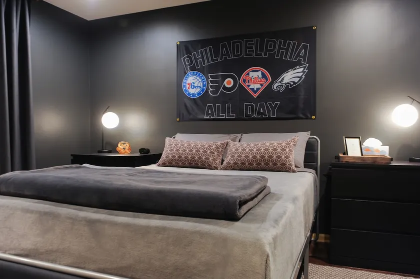 Philly Sport Apartment By Vibrant Italian Market - Image 1