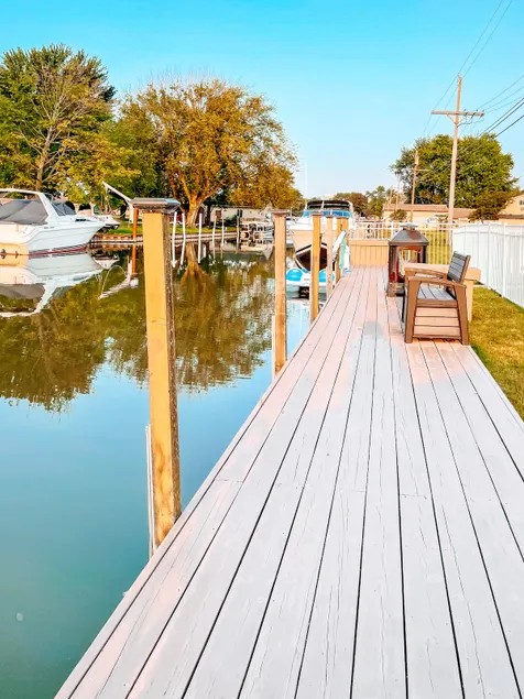 Cozy Canal Retreat - Image 1