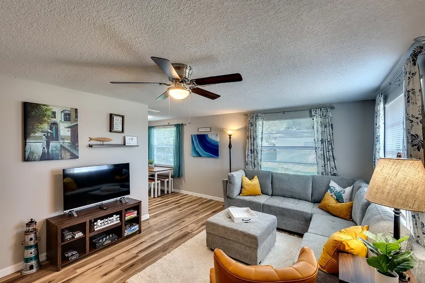 Pet friendly newly renovated bungalow - Image 1