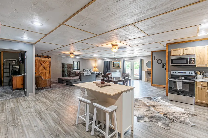 Brand New Studio/ Loft 2 miles to Current River! - Image 1