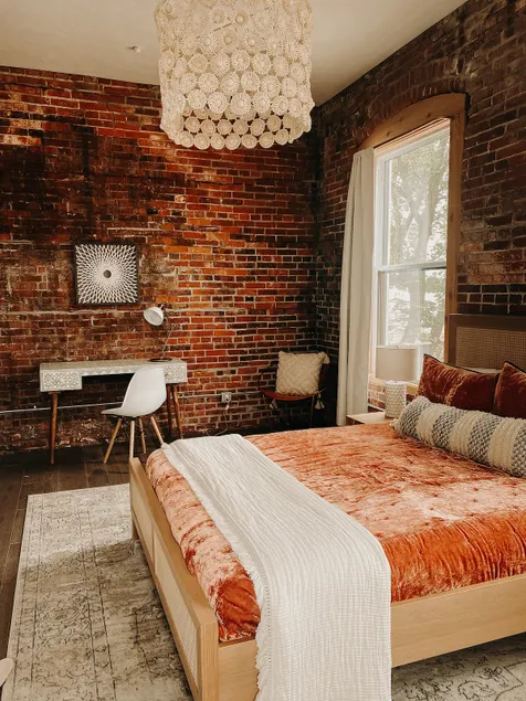 Eureka, IL Unit 3-Private 1 Bedroom w/Private Bath - Image 1