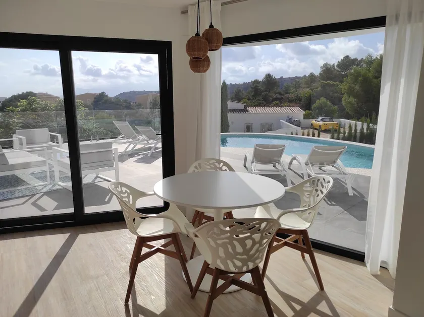 Beautiful apartment in a villa with a pool. - Image 1