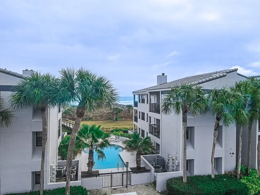 3 Bedroom Beach Condo with Pool - Image 1