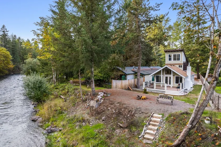 The River House ~ Maple Valley - Image 1