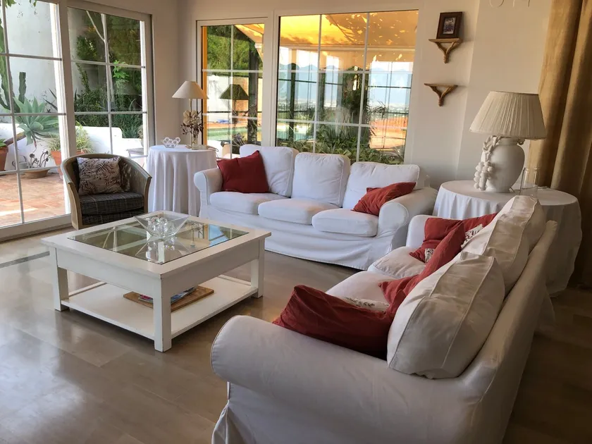 Nice house with wonderful views - Image 1