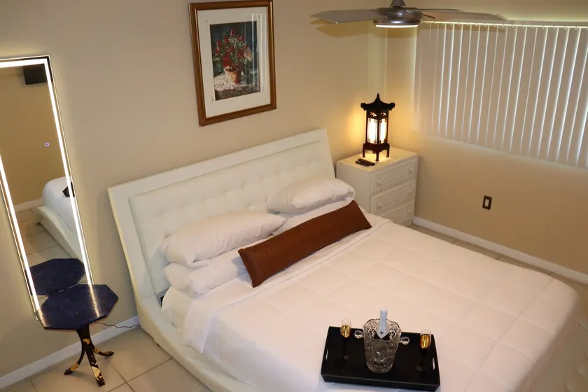 The Honeymoon Suite on Siesta Key Beach - Image 1