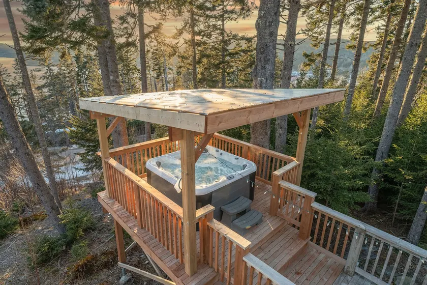 OwlsHead Cottage Alma ~W/Hot Tub Treehouse! ~ - Image 1