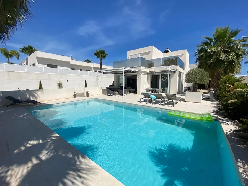 Alicante Sud Luxury Villa with Private Pool - Image 1
