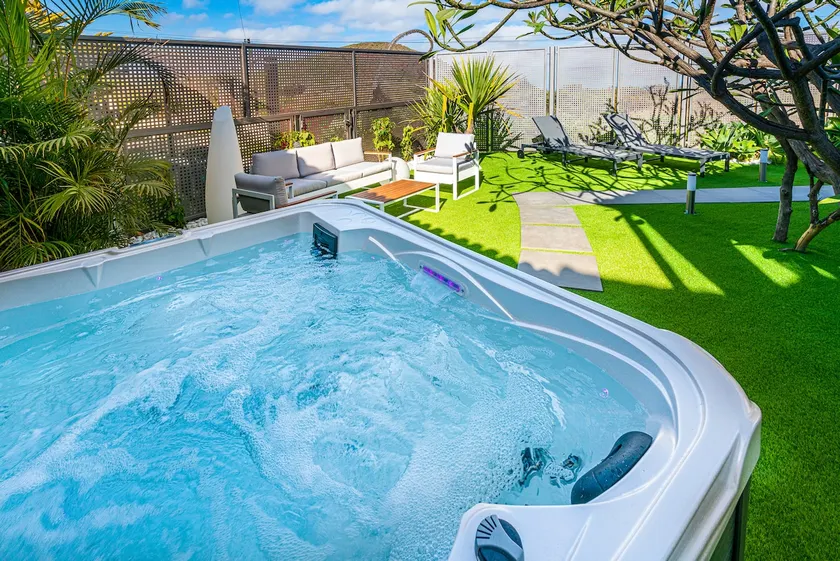Villaloft with heated Jacuzzi, Wi-Fi, and air conditioning - Image 1