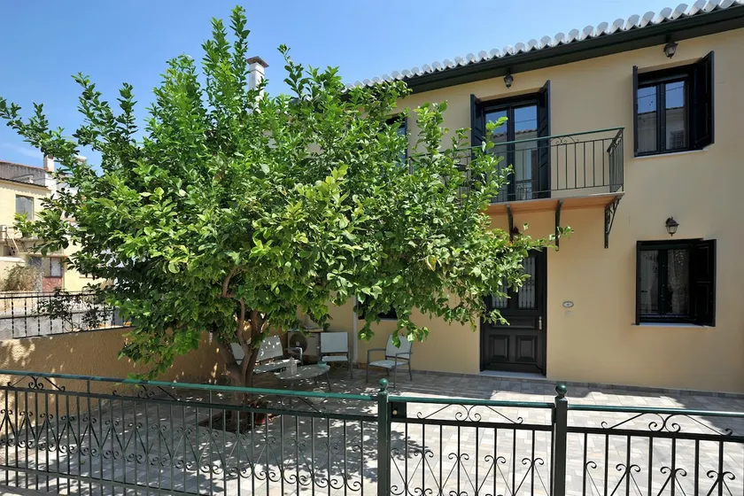 Giannitsa's House - Image 1