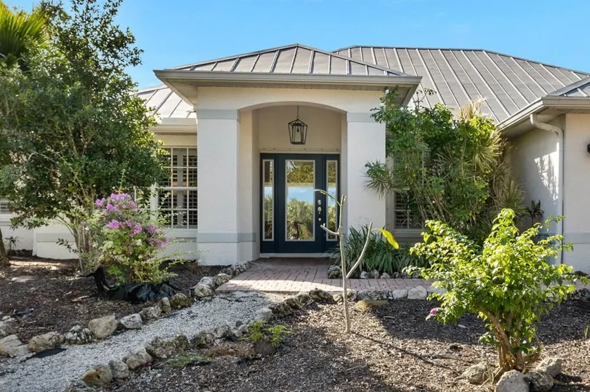 Iona Palms Retreat Home on lush acreage by Sanibel FMB - Image 1