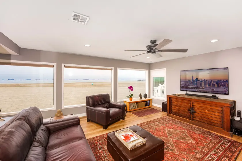 Classic beachfront home in Seal Beach, CA - Image 1
