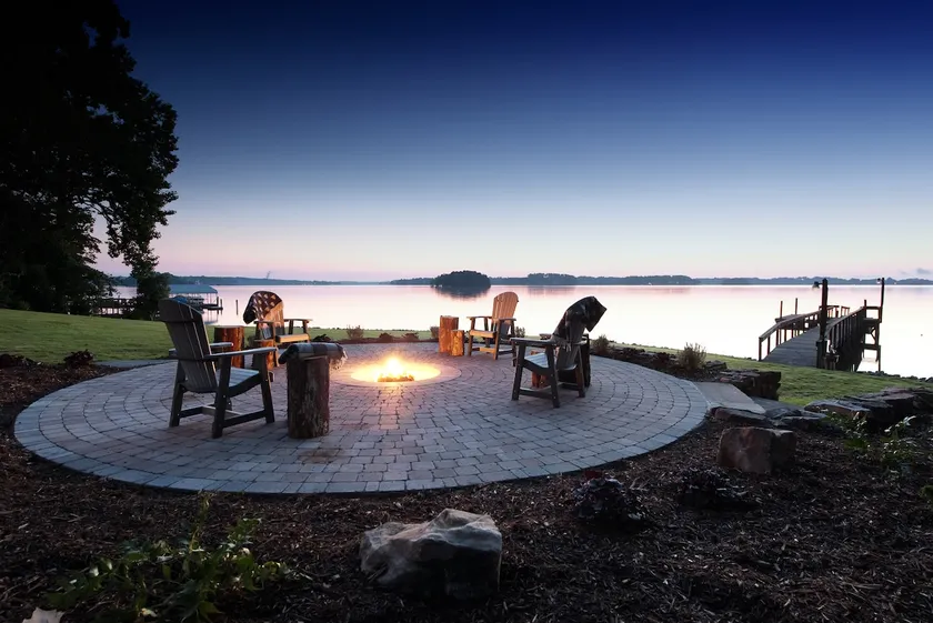 Beautiful Lakefront Home - Huge Views - Image 1