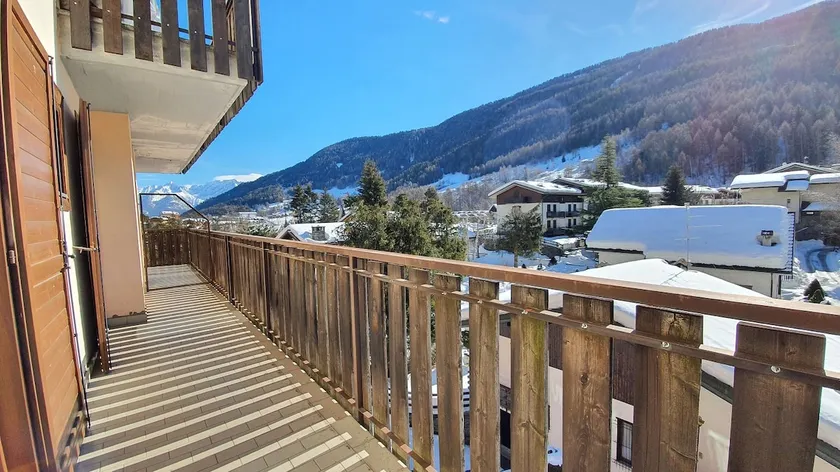 APRICA, BREATHTAKING VIEWS OF THE SKI SLOPES - Image 1