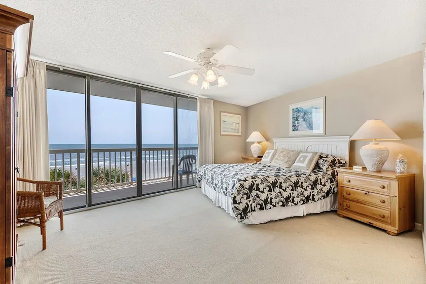 Beautiful Front Beach 4 Bedroom Condo with Private Parking and Pools - Image 1